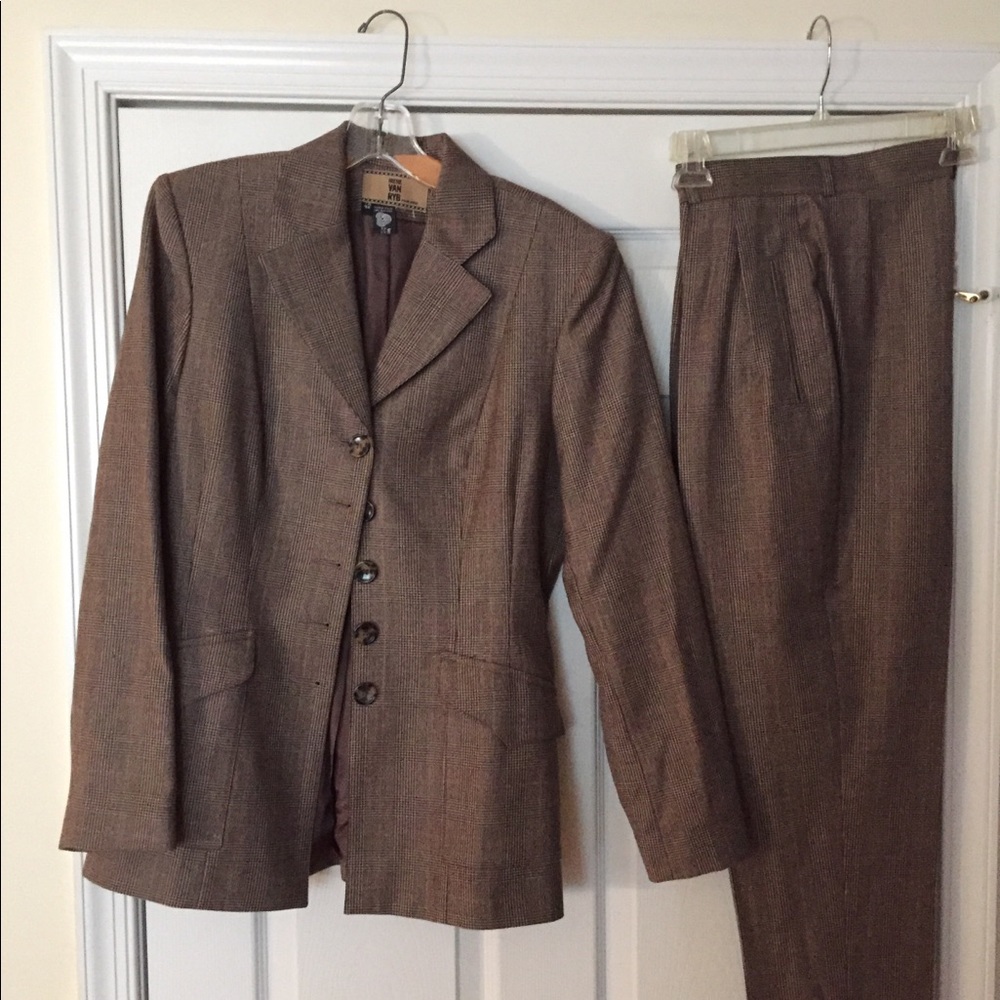 Women’s suit